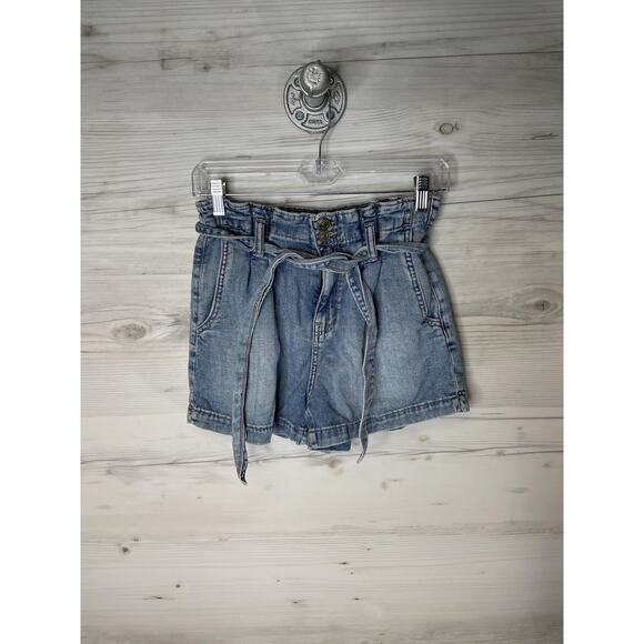 American Eagle Shorts Womens 0 Light Wash Mom Short Paperbag High Rise Tie Belt - Picture 1 of 12
